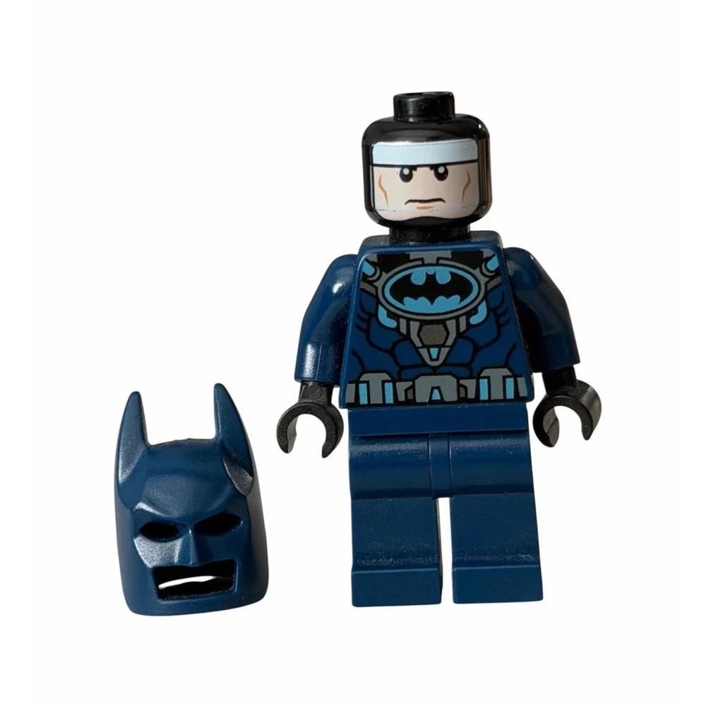 Lego DC Super Heroes Minifigure Batman Dark Blue Wetsuit 76010